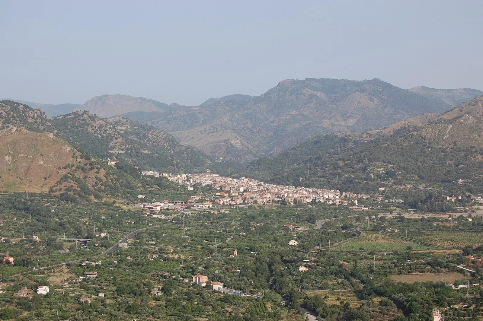 La Valle dell'Alcantara con Francavilla di Sicilia